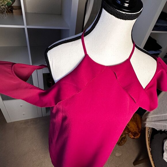 Cooper & Ella Womens Dress Sz M Raspberry Saga Ruffle Cold shoulder - Picture 5 of 11